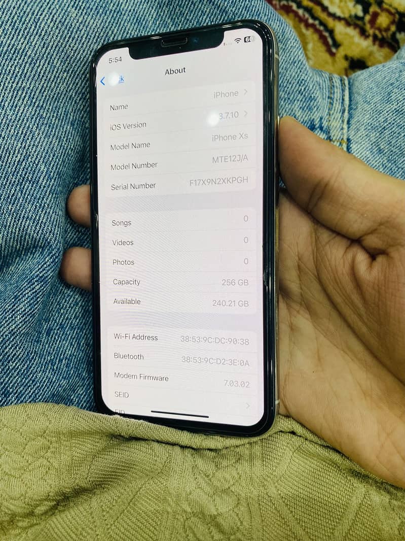 Apple iPhone XS 5