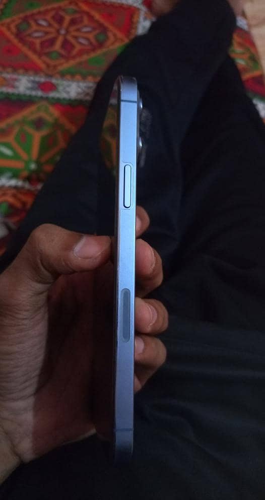 Apple iPhone 13 Pro Max 4