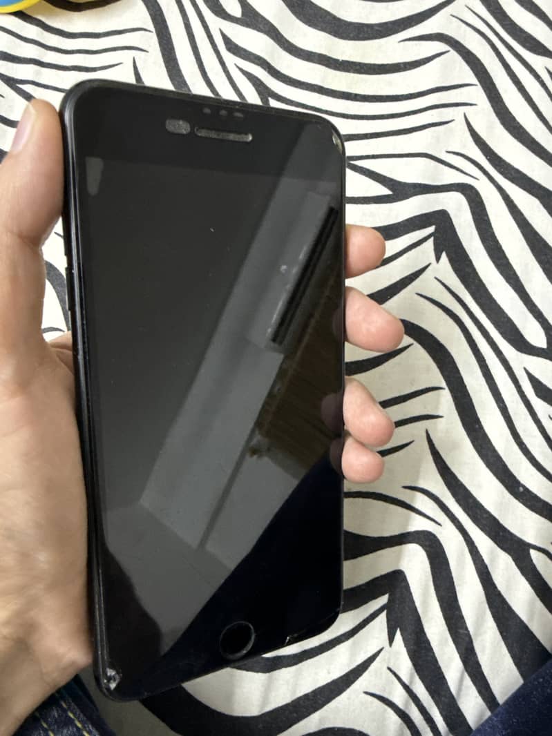 Apple iPhone 7 Plus 1