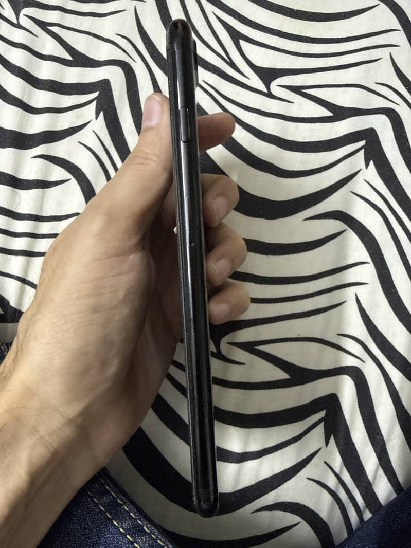 Apple iPhone 7 Plus 2