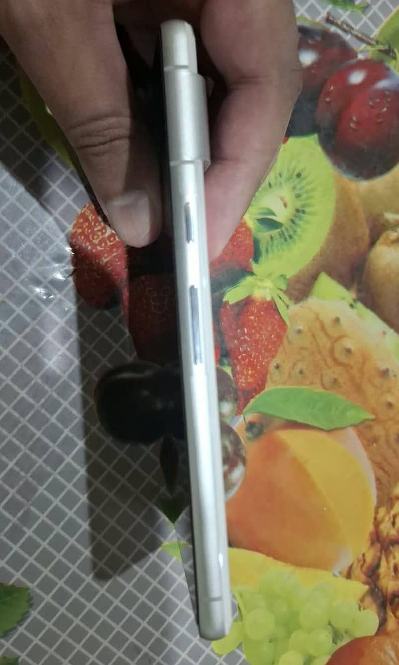 Google Pixel 7 (8/128) 4
