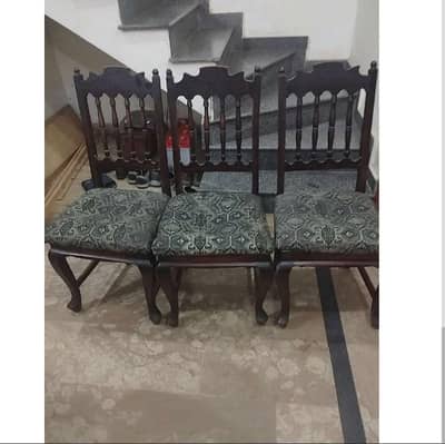 Dining Table with 6 Chairs – Stylish & Sturdy Dining Set