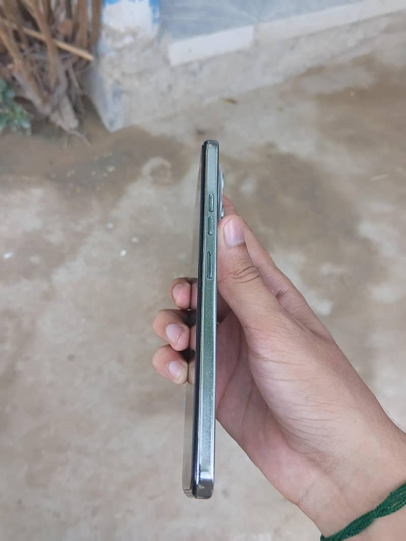 Tecno Spark 30 Pro 4