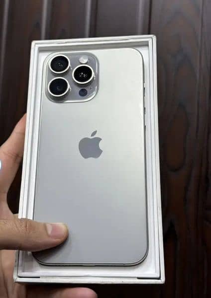 Iphone 15 pro max mobile 0