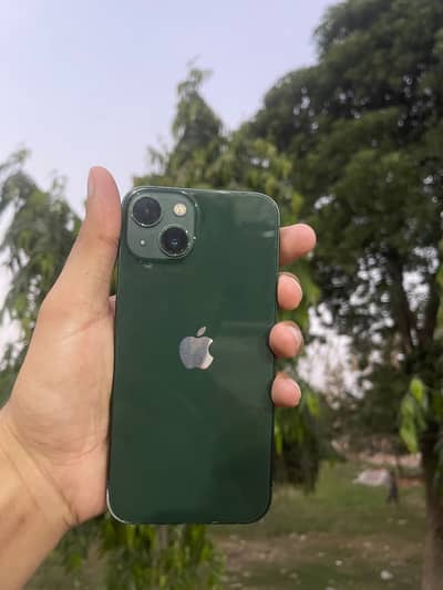Apple iPhone 13
