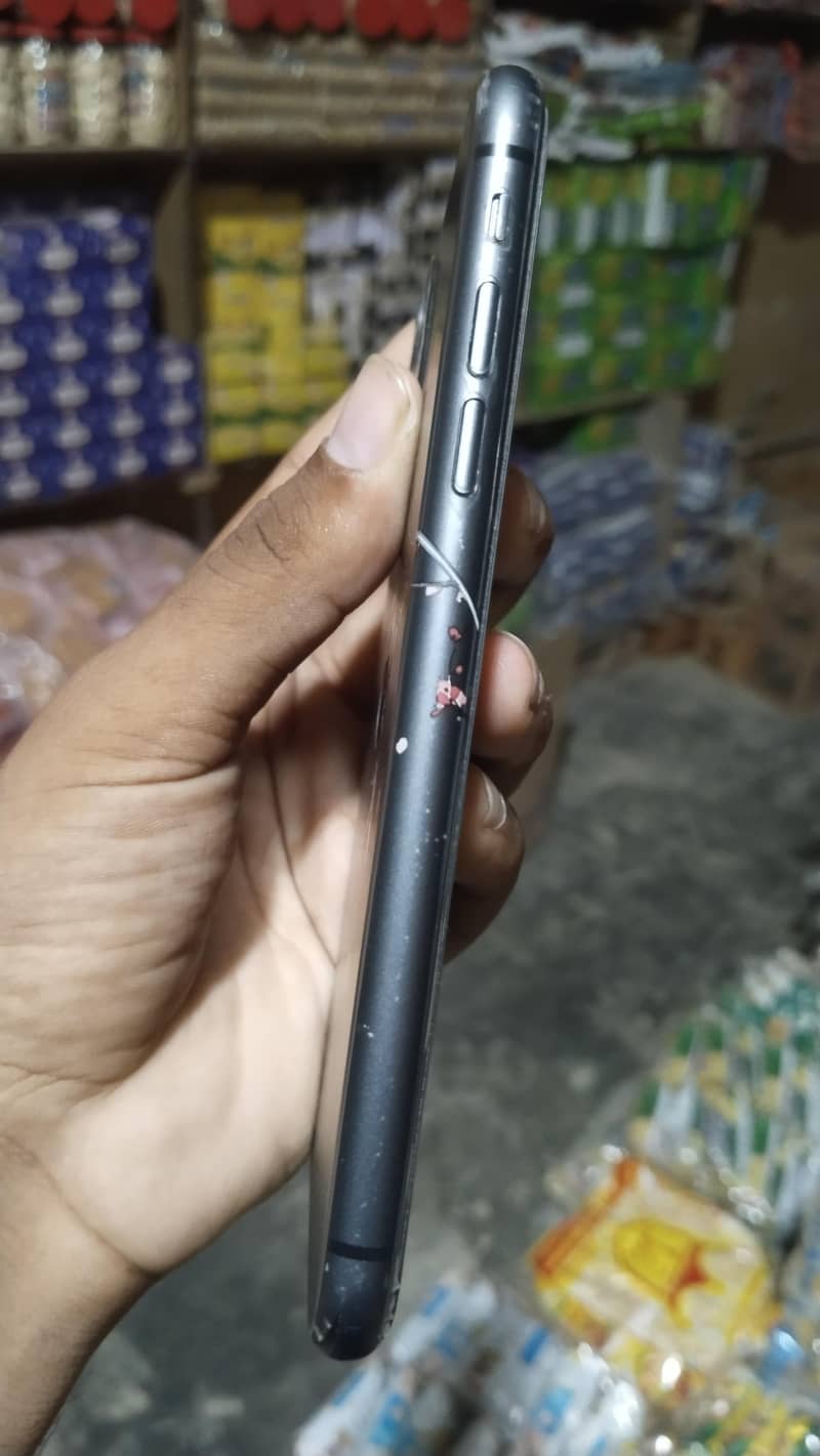 Apple iPhone 11 1