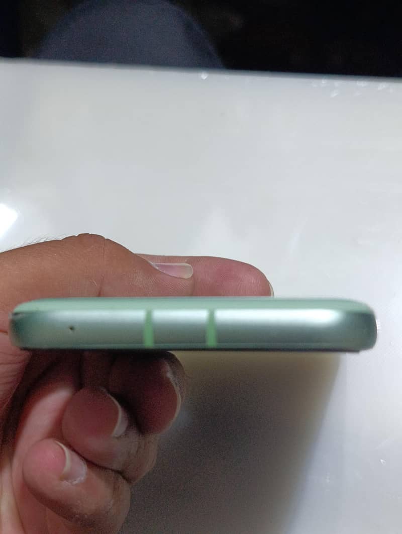 Google Pixel 8a 4