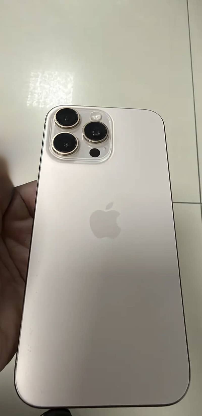 Apple iPhone 16 Pro Max 2