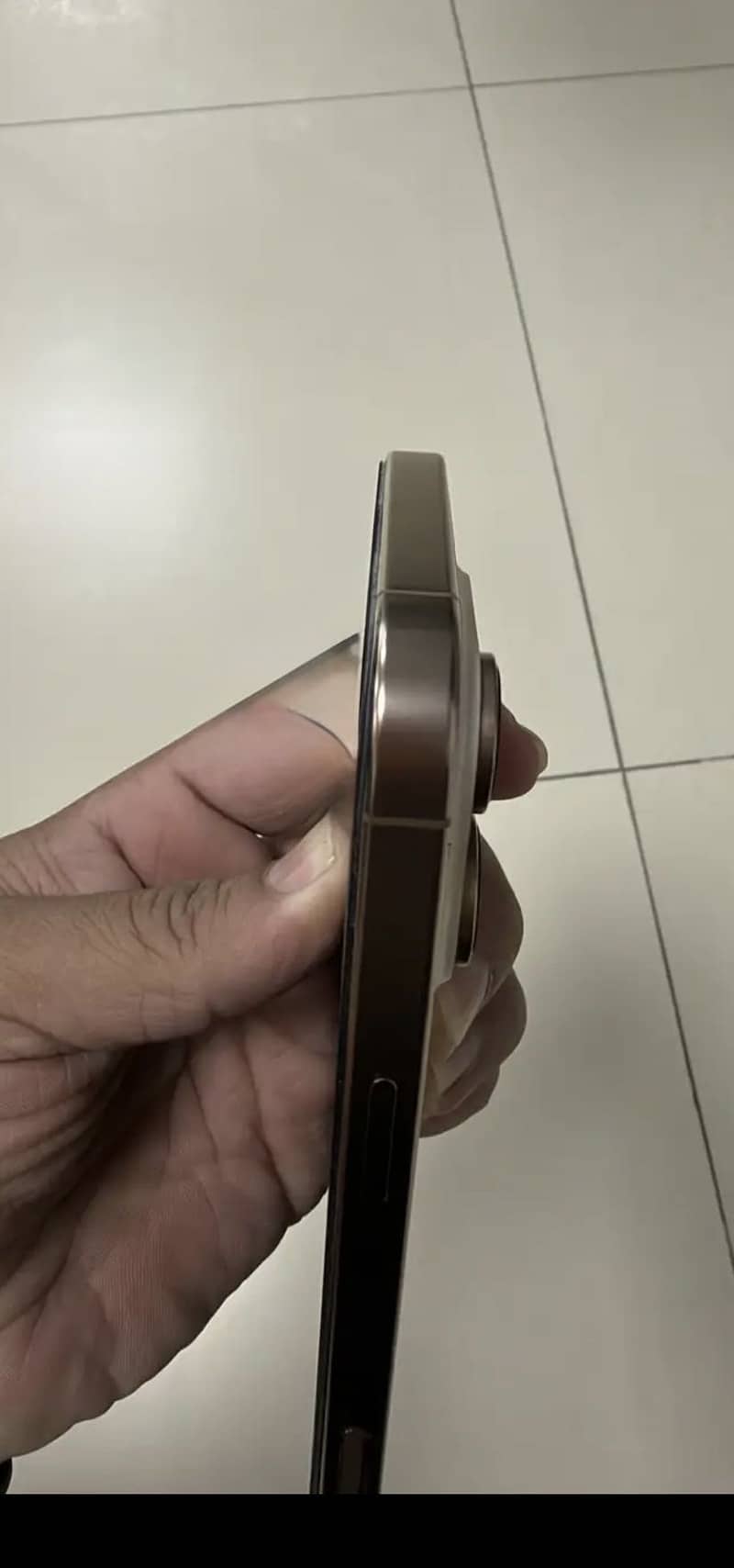 Apple iPhone 16 Pro Max 4