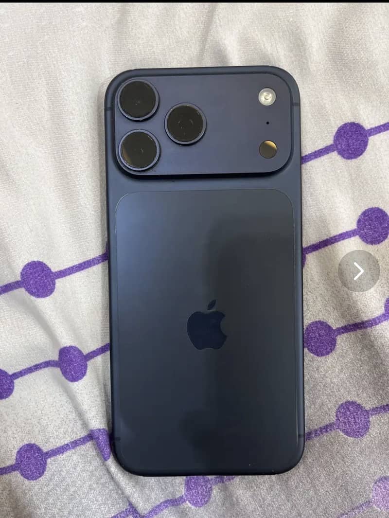 Apple iPhone 17 Pro Max 1