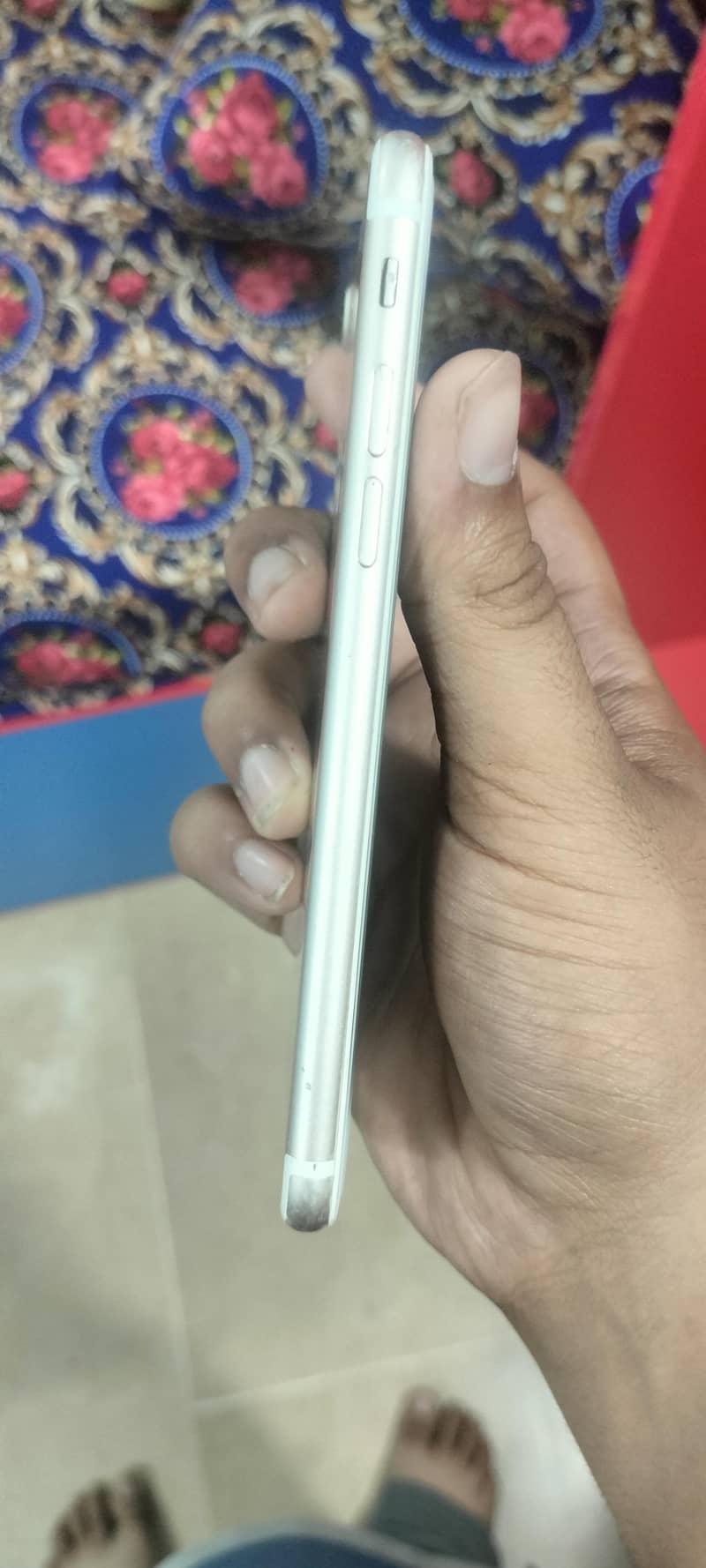 Apple iPhone 7 1