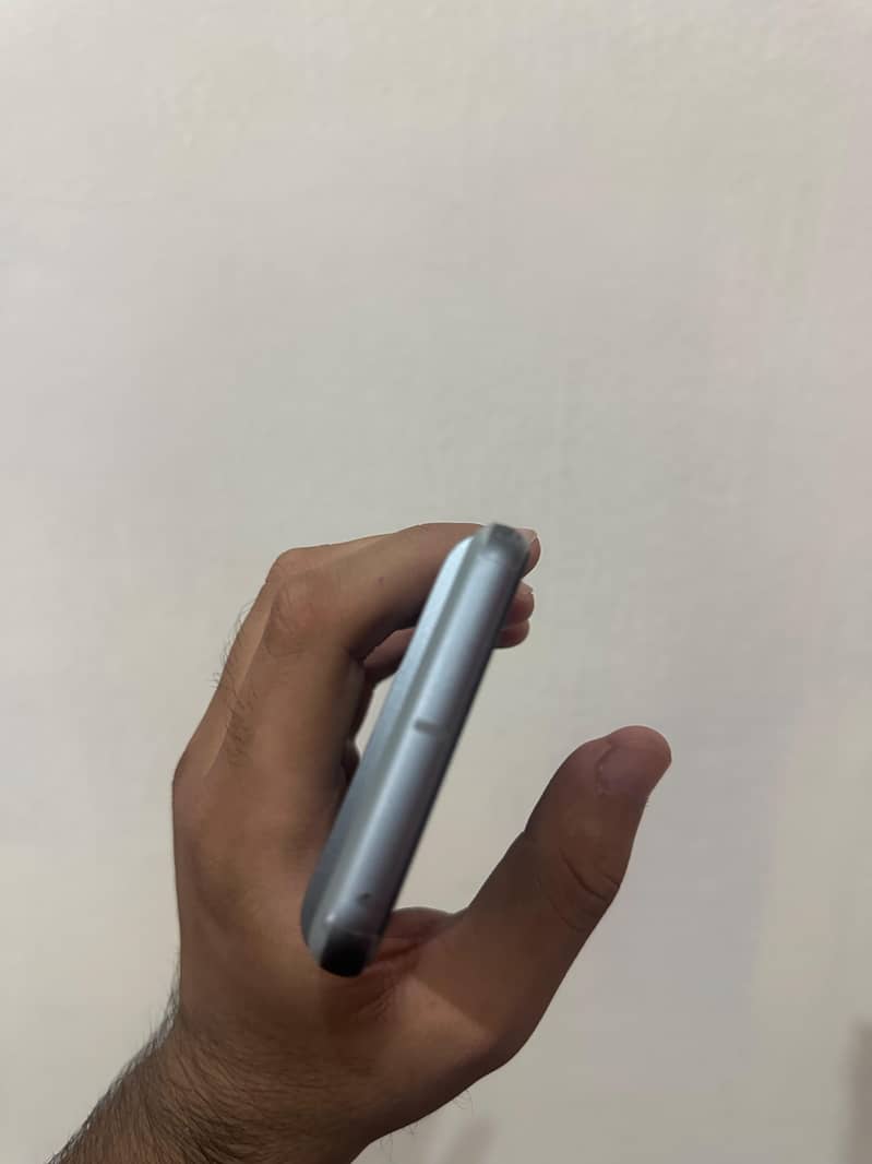 Google Pixel 8 4