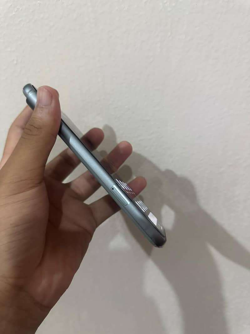 Google Pixel 8 6