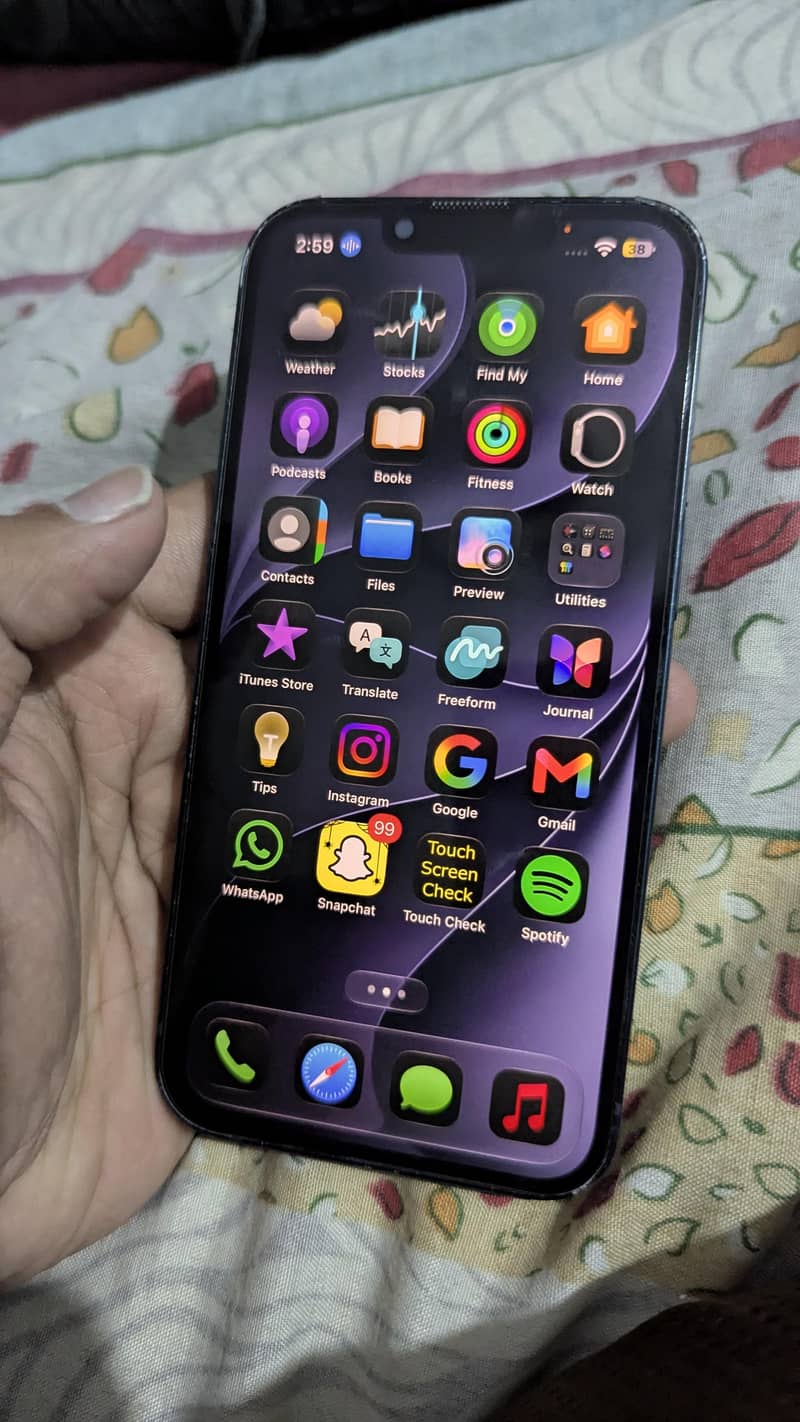 Apple iPhone 13 6