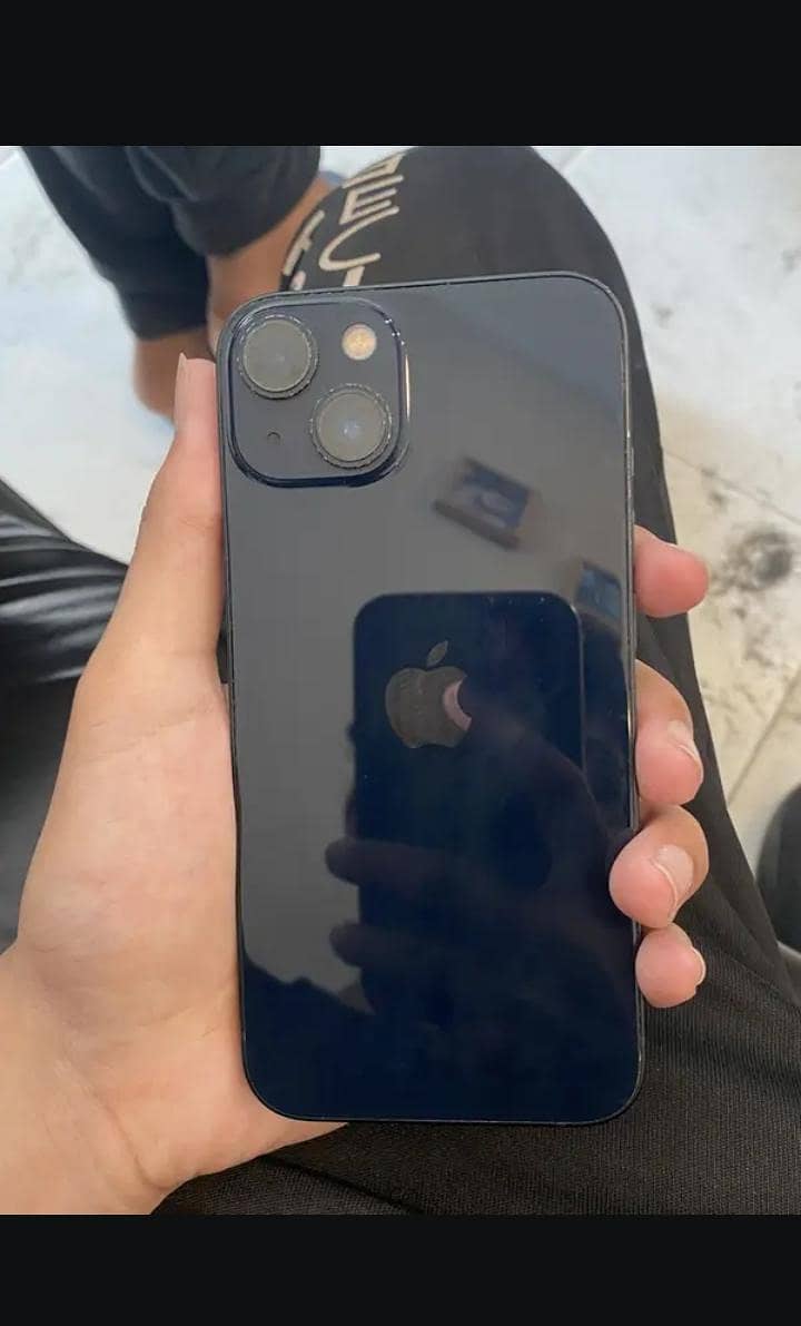 Apple iPhone 13 0