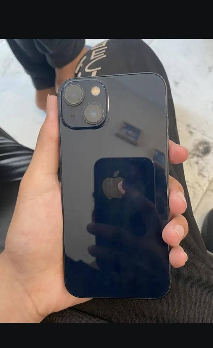 Apple iPhone 13 1
