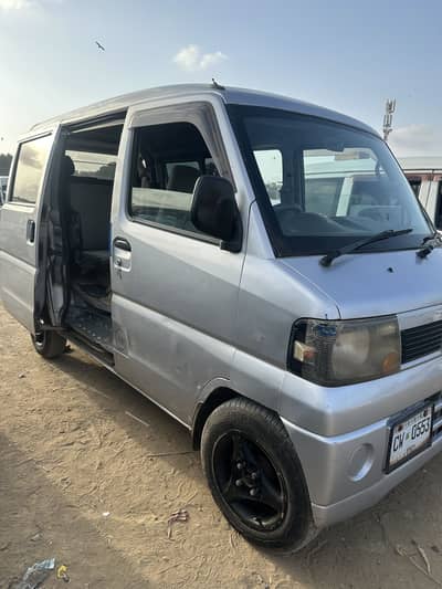 Nissan Clipper 2011