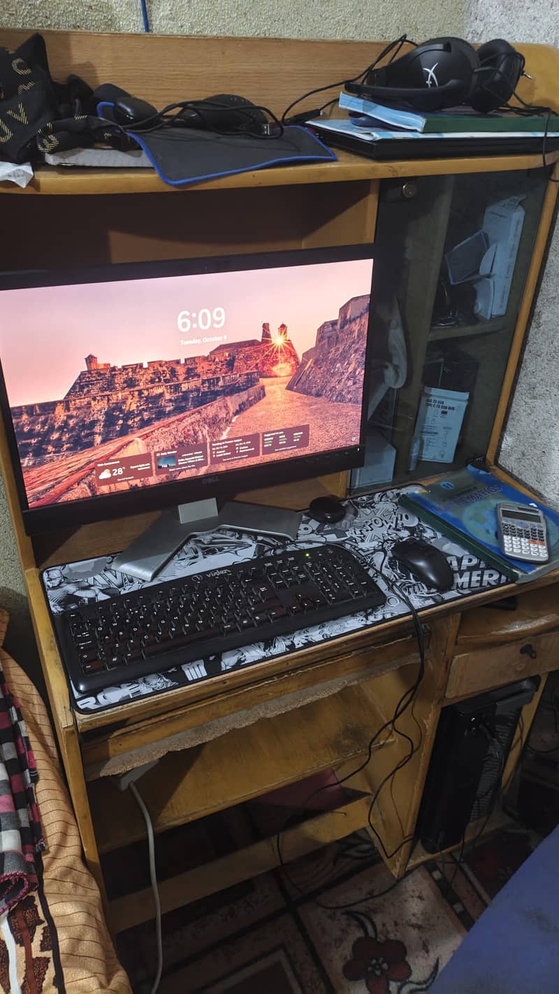 PC & STUDY TABLE 0