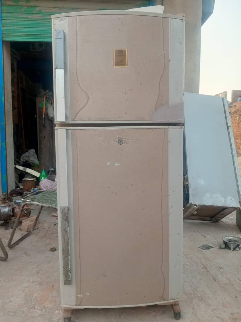 Dawlance refrigerator 0