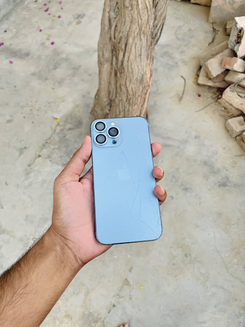 Apple iPhone 13 Pro Max 4