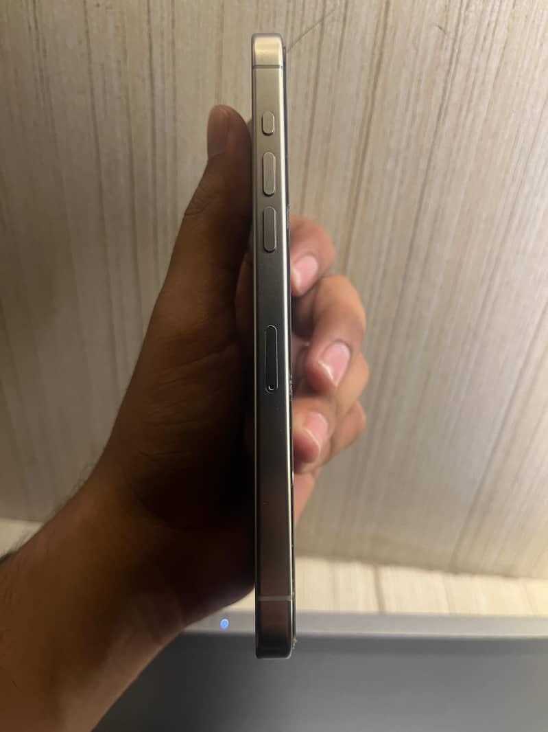 Apple iPhone 15 Pro Max 1