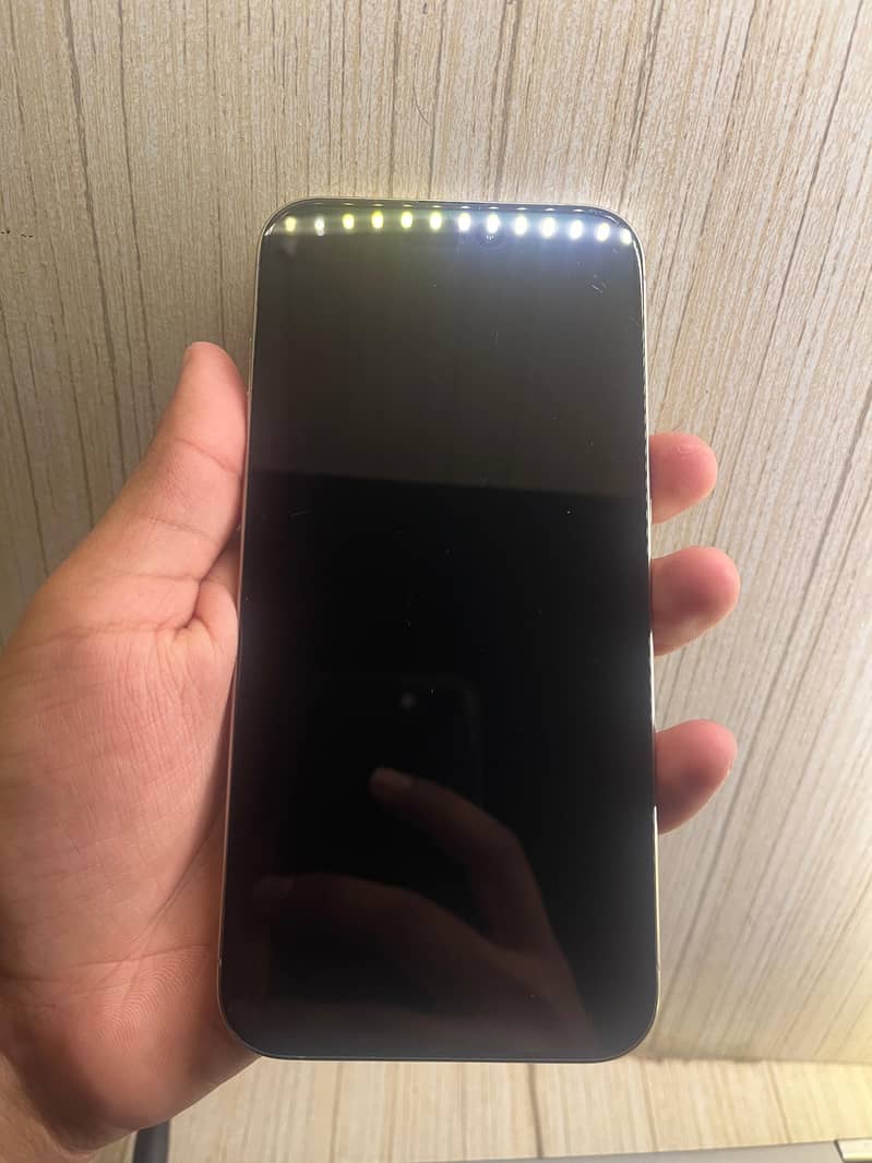 Apple iPhone 15 Pro Max 8