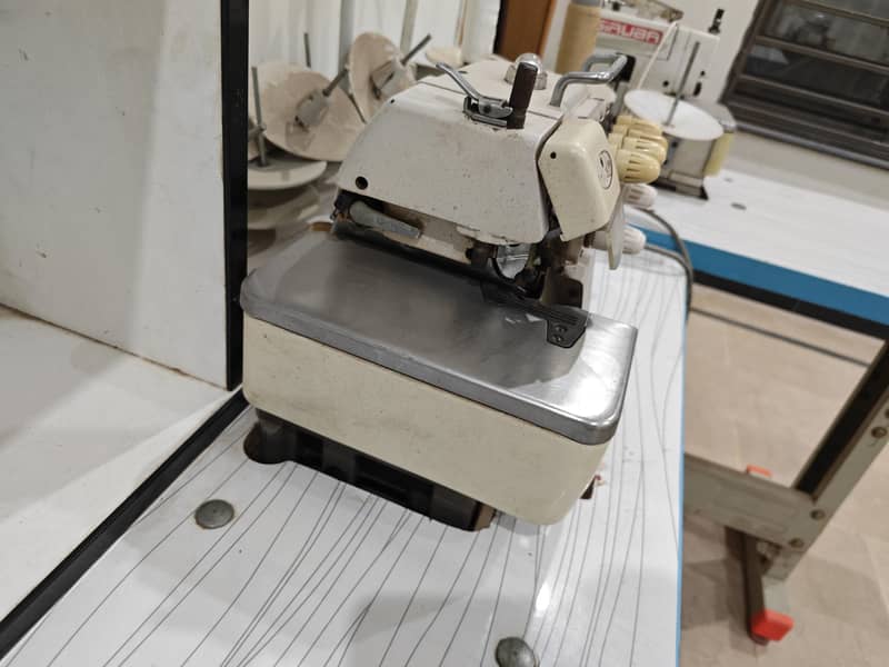 2 Pico & overlock machine 3