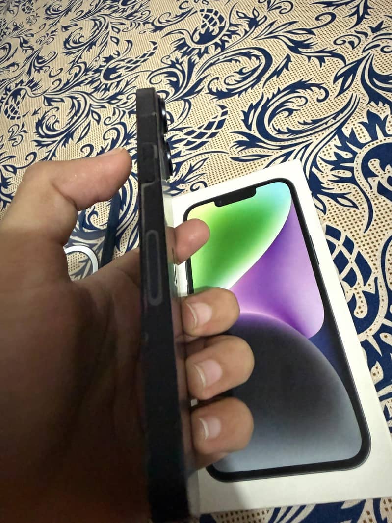 Apple iPhone 14 3