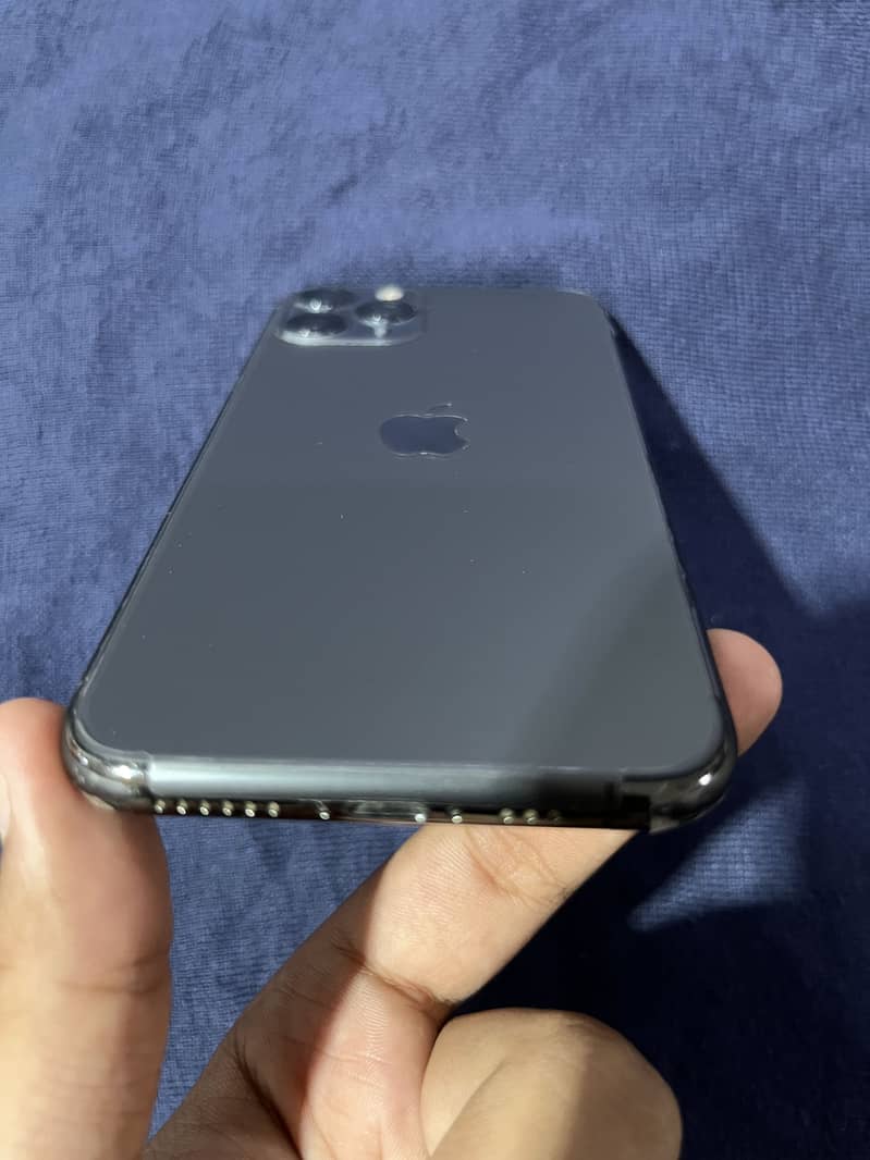 Apple iPhone 11 Pro 3