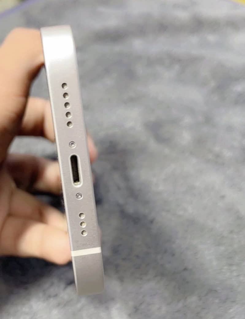 Apple iPhone 14 4