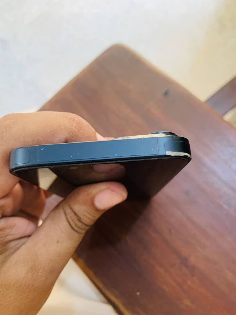 Apple iPhone 14 7