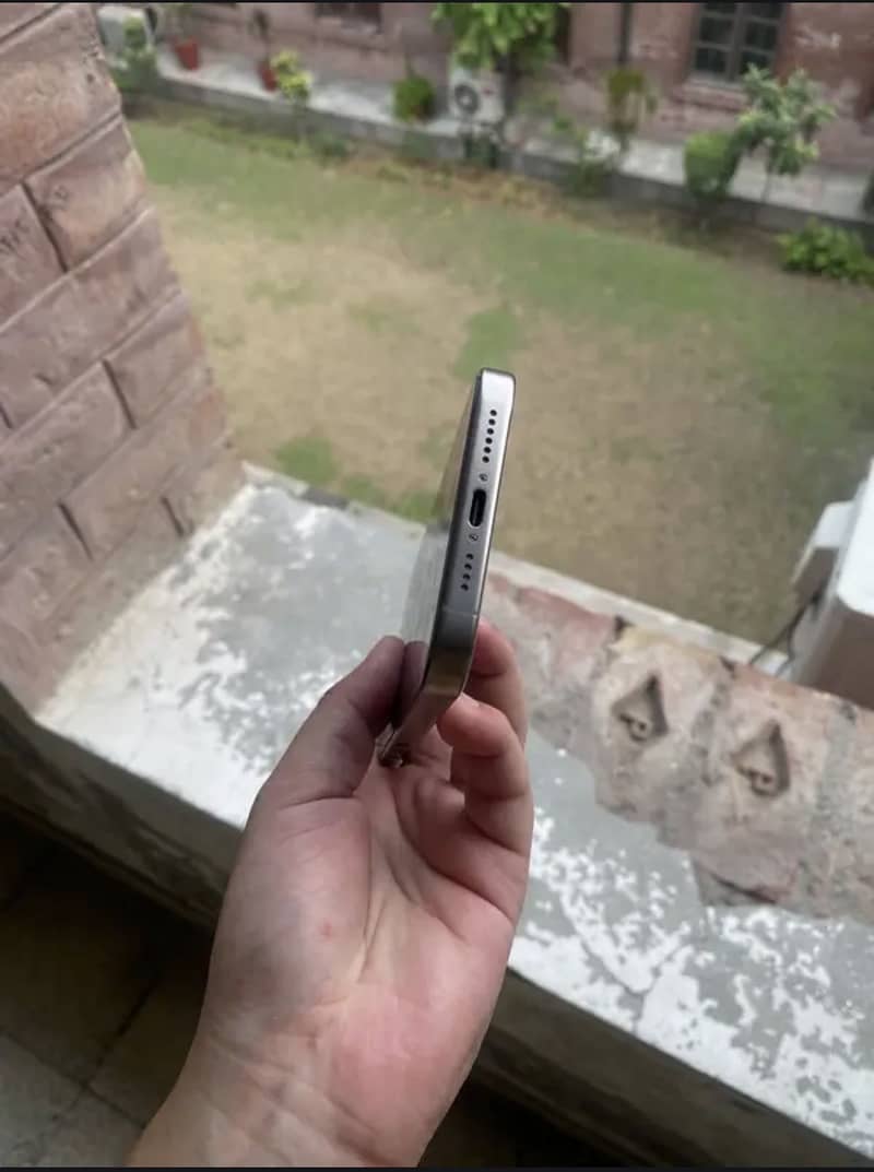 iPhone 15 Pro Max PTA 4