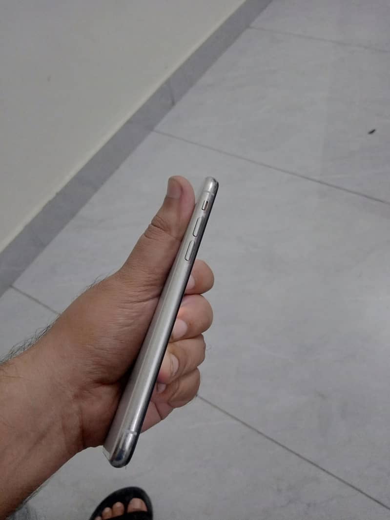 Apple iPhone X 3