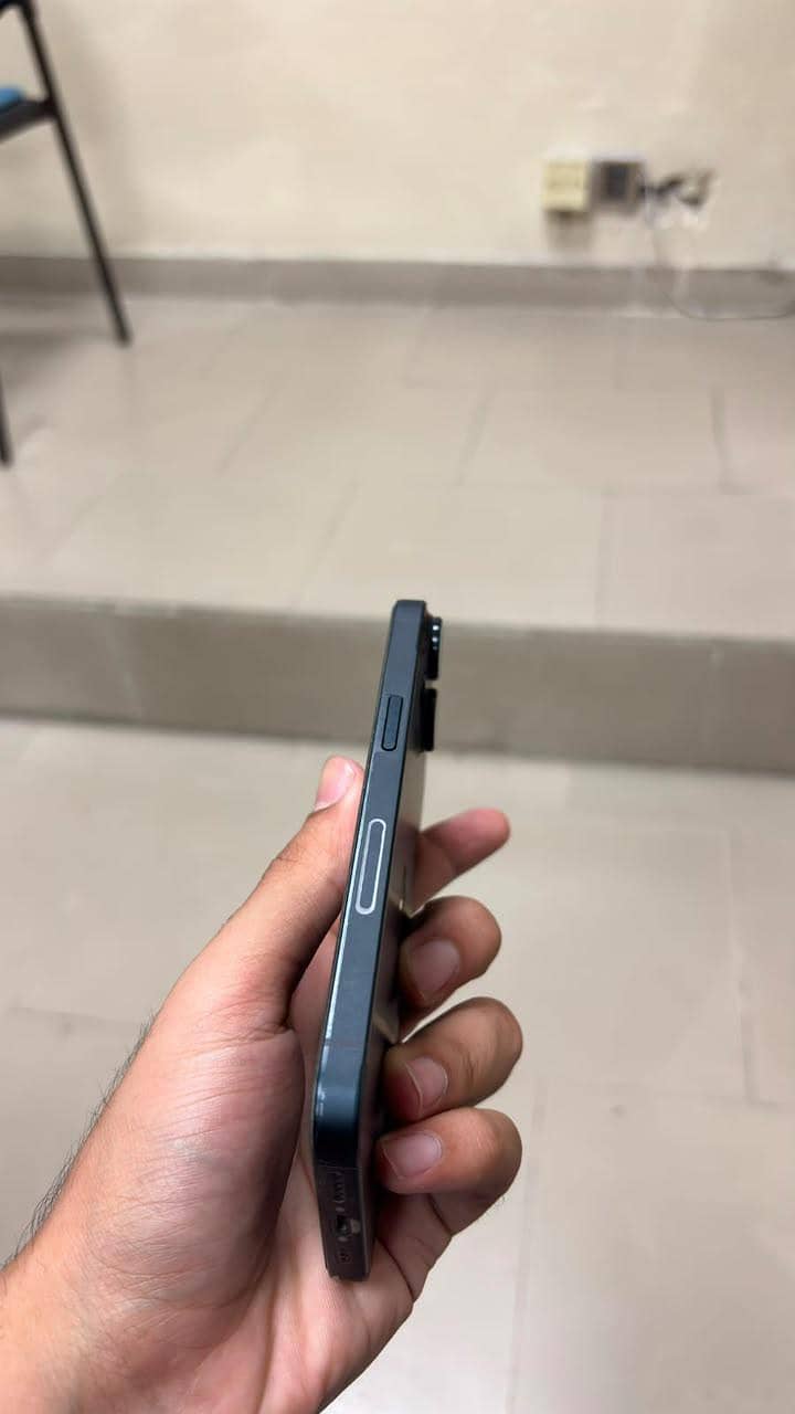 Apple iPhone 14 3