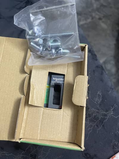 Schneider Electric 100A MCCB —