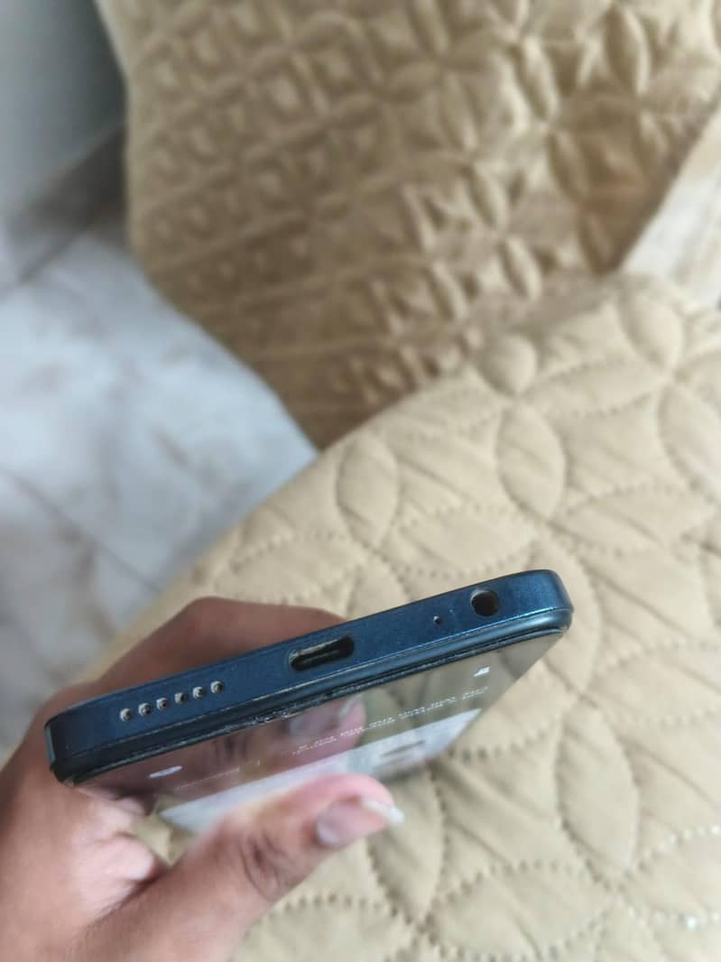 Tecno Spark 10 4