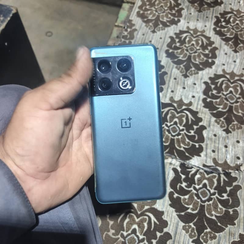 One Plus 10 Pro 1