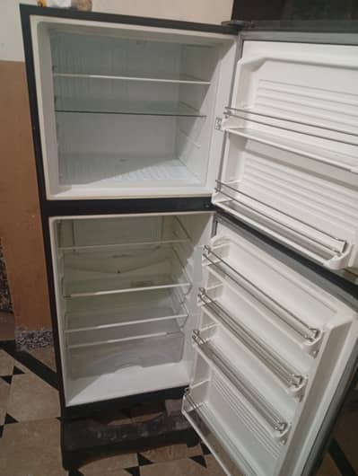 Dawlance non inverter medium size fridge 03229061783