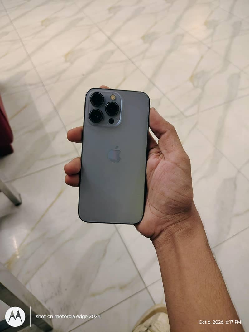 Apple iPhone 13 Pro 6