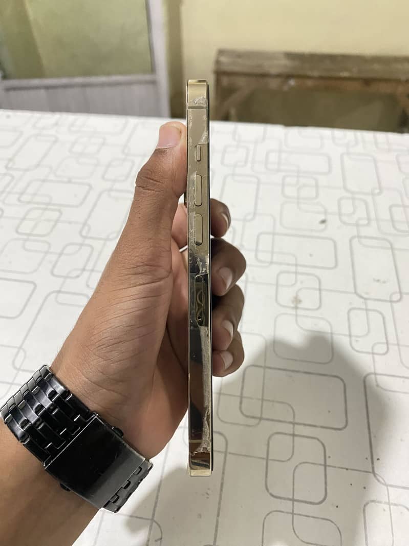 Apple iPhone 13 Pro 3
