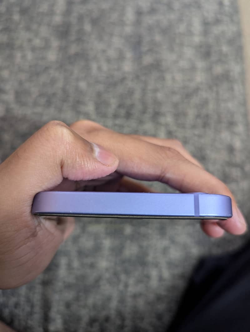Apple iPhone 12 4