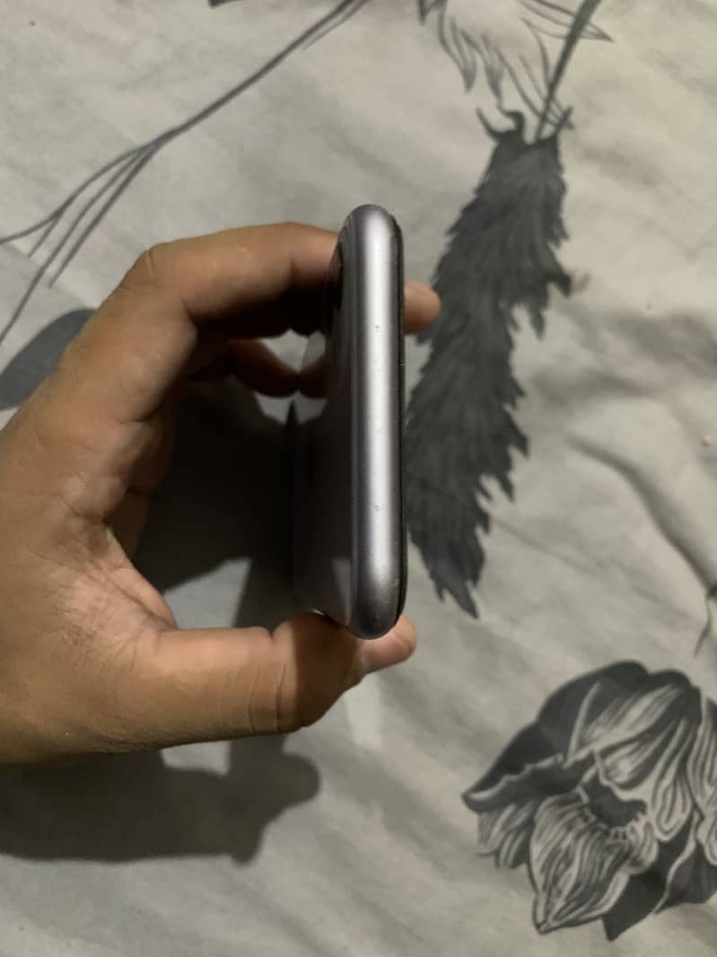 Apple iPhone 11 1