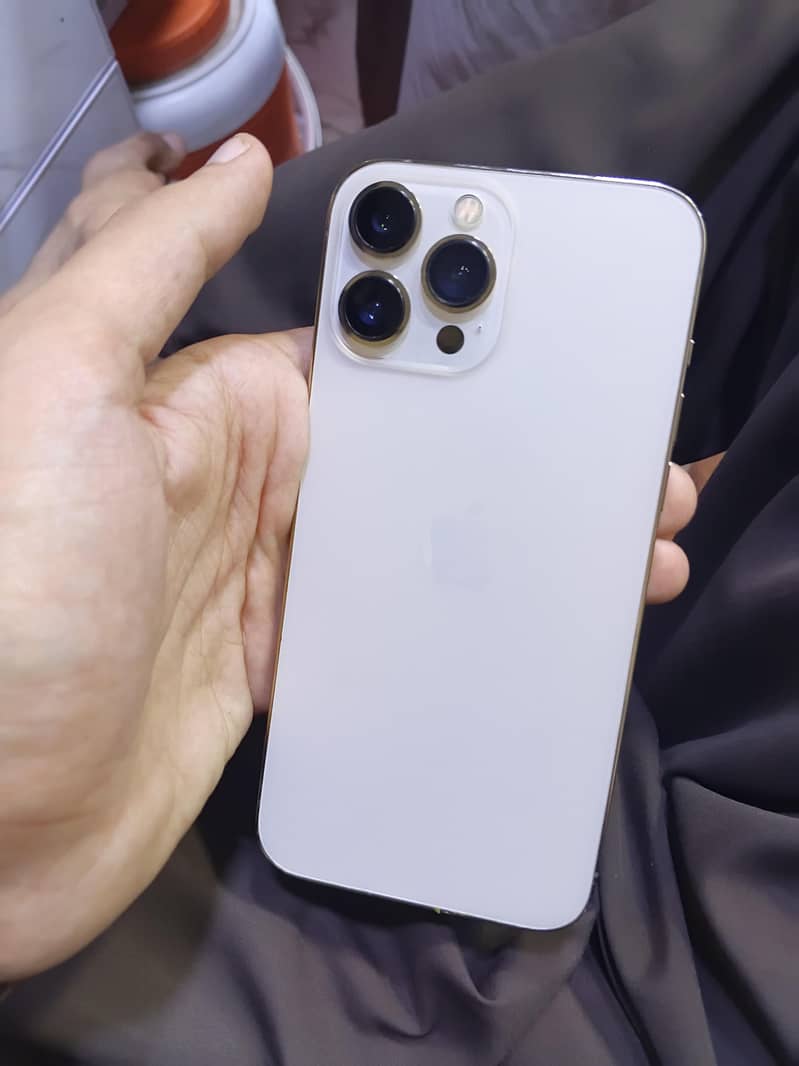 Apple iPhone 13 Pro Max 5