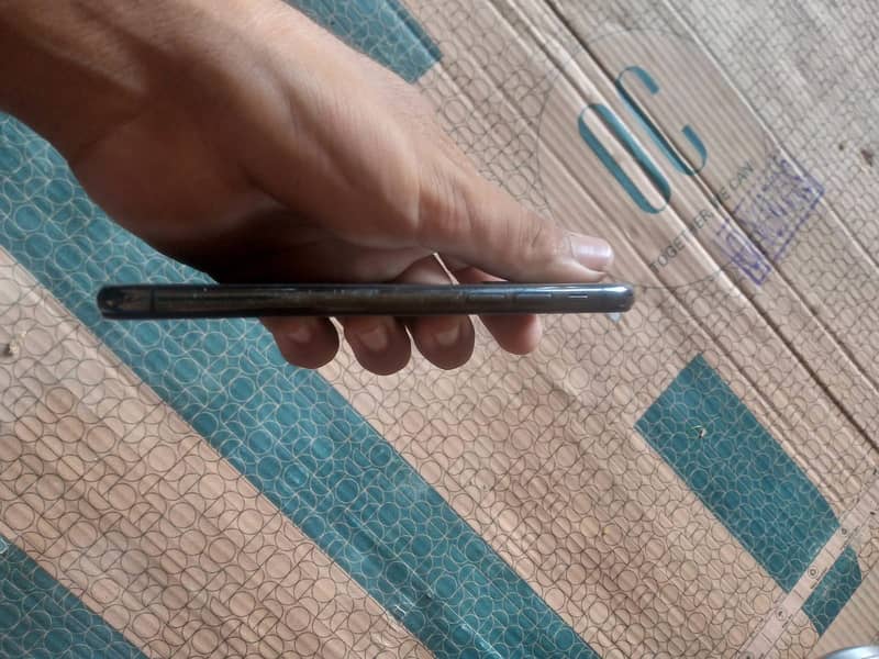 Apple iPhone X 5