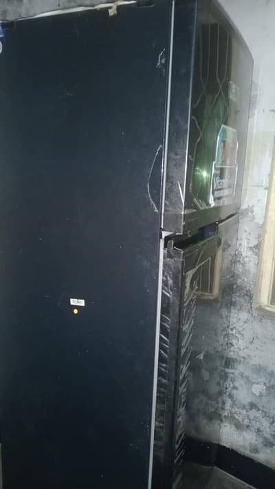 Dawlance Large Size Refrigerator – Black Color – 10/10 Condition