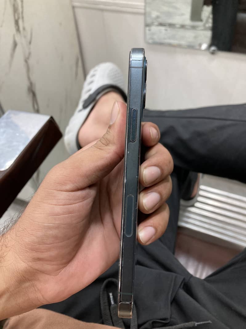Apple iPhone 12 Pro 1