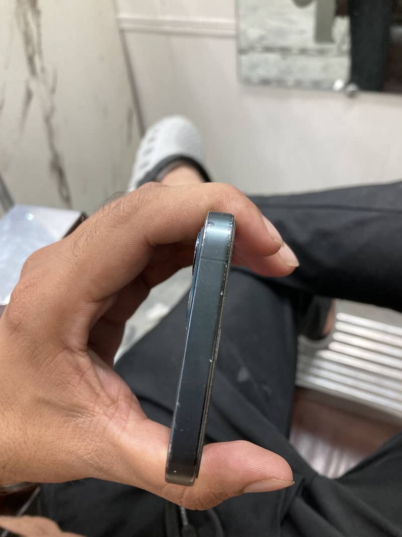 Apple iPhone 12 Pro 3