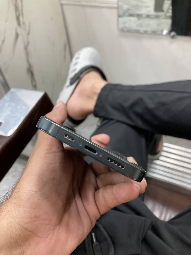 Apple iPhone 12 Pro 4