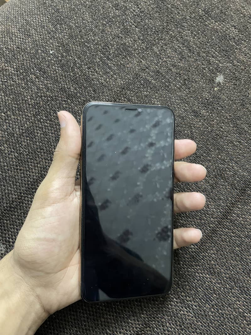 Apple iPhone XS Max 5