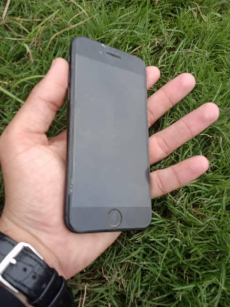 Apple iPhone 7 4